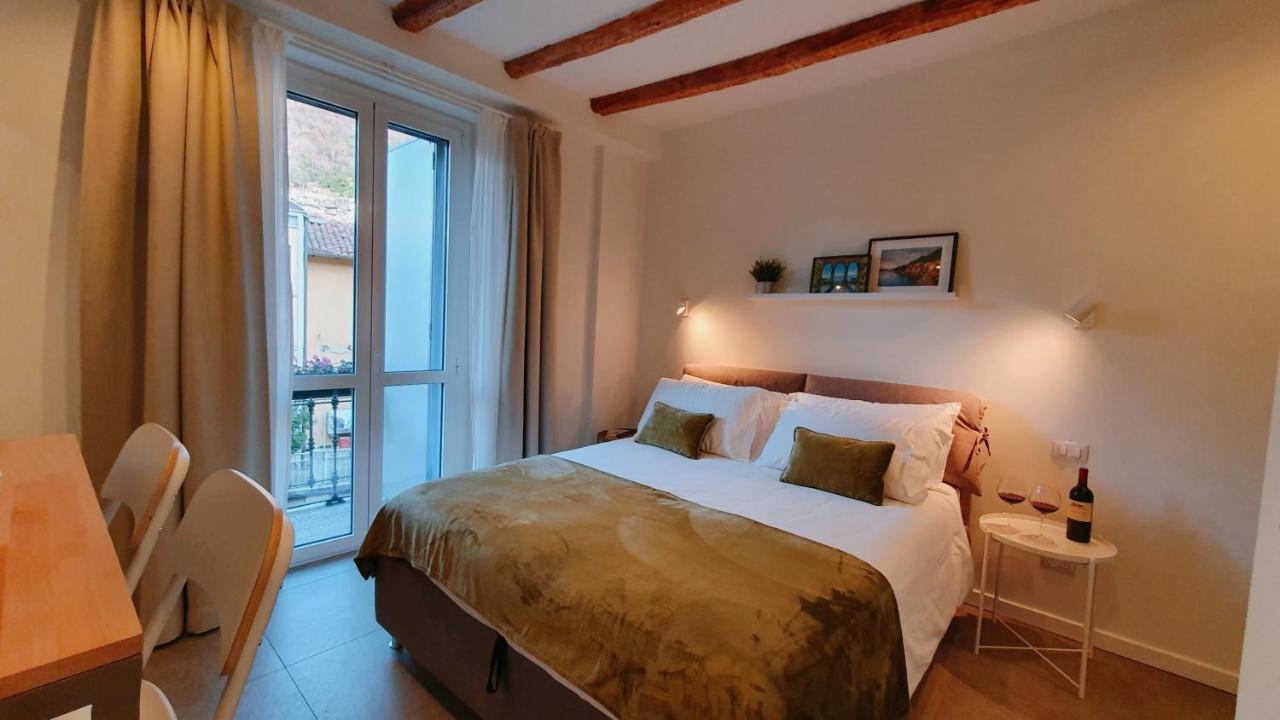 Foscolo 9 Room - Breakfast Como Buitenkant foto