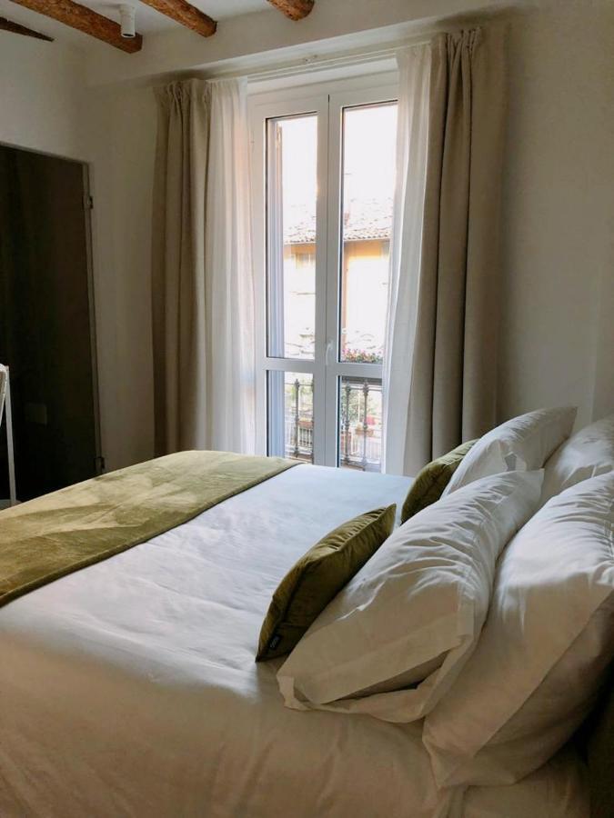 Foscolo 9 Room - Breakfast Como Buitenkant foto